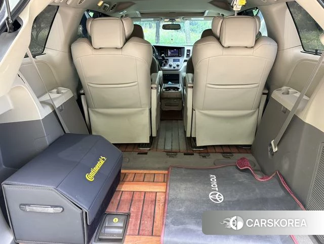 Toyota Sienna id 4253475 из Китая 13