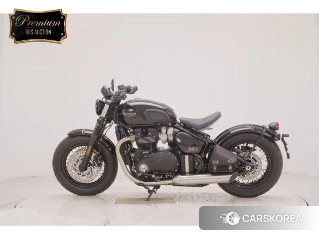 Triumph BONNEVILLE BOBBER 2024 из Японии