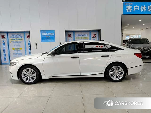 Honda Accord 2021 Белый из Китая, фото 4
