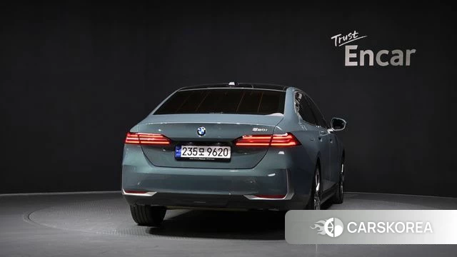 BMW 5 Series (G60) id 3858529 из Кореи 14