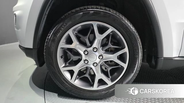 Jeep Grand Cherokee id 4361846 из Кореи 26