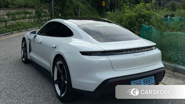 Porsche Taycan id 4625295 из Кореи 8