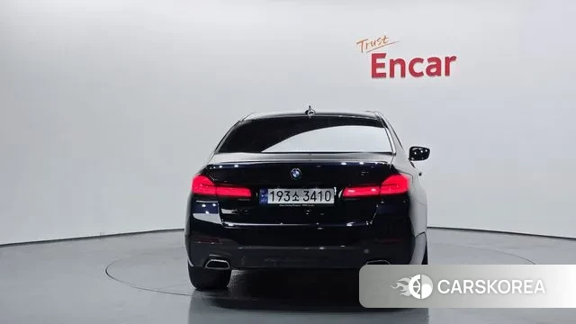 BMW 5 Series (G30) id 3348165 из Кореи 14