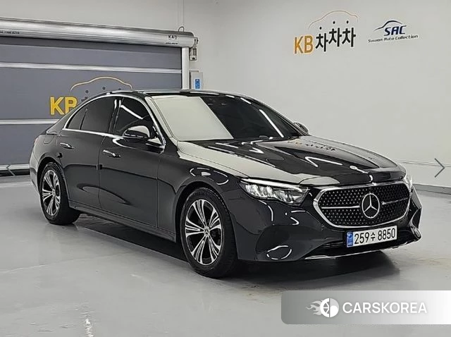 Mercedes-Benz E-Class W214 2025 Серебристо-серый из Кореи, фото 4