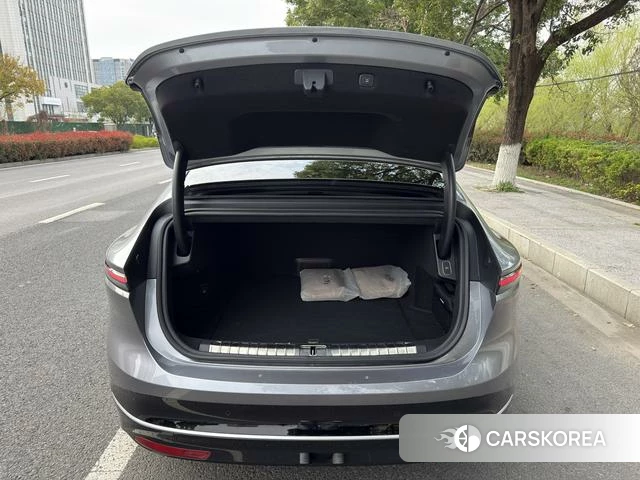 Weilai ET9 id 3908055 из Китая 14