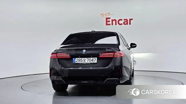 BMW 5 Series (G60) id 3914284 из Кореи 14