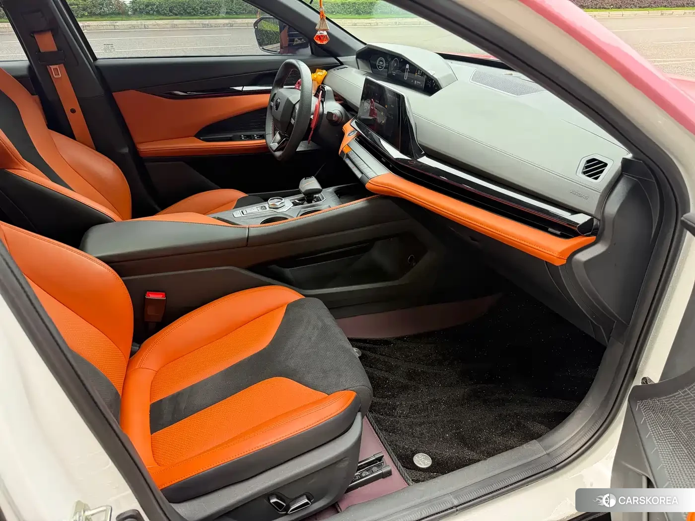 Chang'an Changan UNI-V 2023 Белый из Китая, фото 4