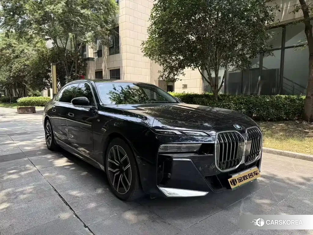 BMW i7 2025 Черный из Китая, фото 4