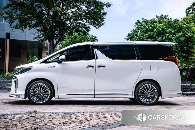 Toyota Elfa 2022 Белый из Китая, фото 4