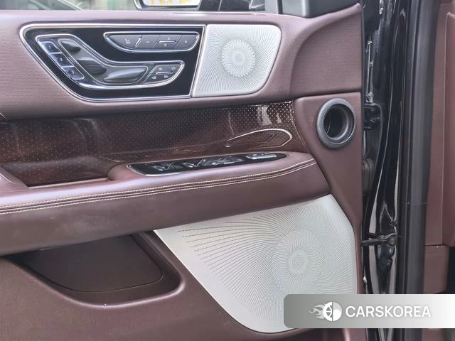 Lincoln Navigator id 4242346 из Китая 11