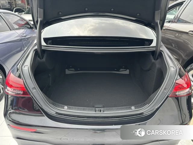 Mercedes-Benz E-class (imported) 2022 Черный из Китая, фото 4