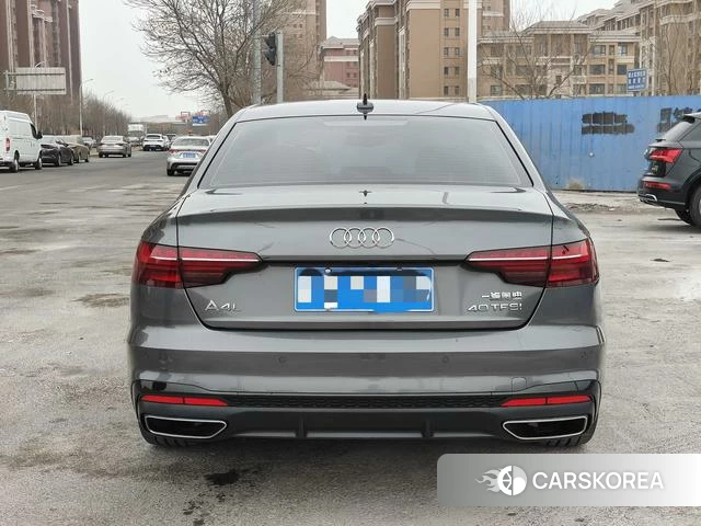 Audi A4L 2023 Темно-серый из Китая, фото 4