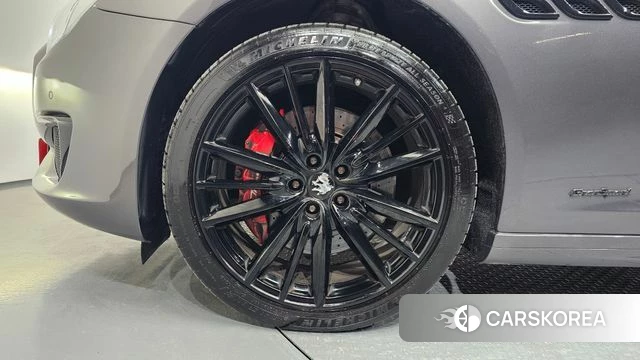 Maserati Quattroporte id 4625756 из Кореи 24