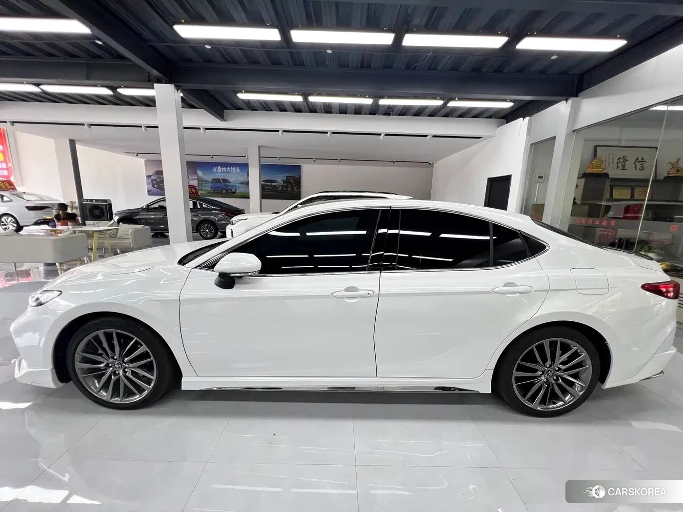Toyota Camry 2026 Белый из Китая, фото 4