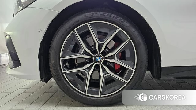 BMW 5 Series (G60) id 4756912 из Кореи 26