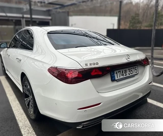 Mercedes-Benz E-Class W214 2024 Белый из Кореи, фото 4