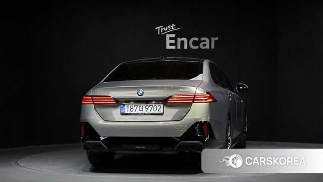 BMW 5 Series (G60) id 4279848 из Кореи 25