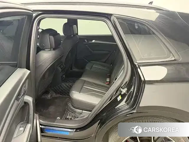 Audi Q5L id 4570669 из Китая 11