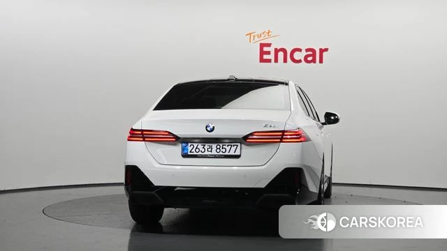 BMW 5 Series (G60) id 4248265 из Кореи 26