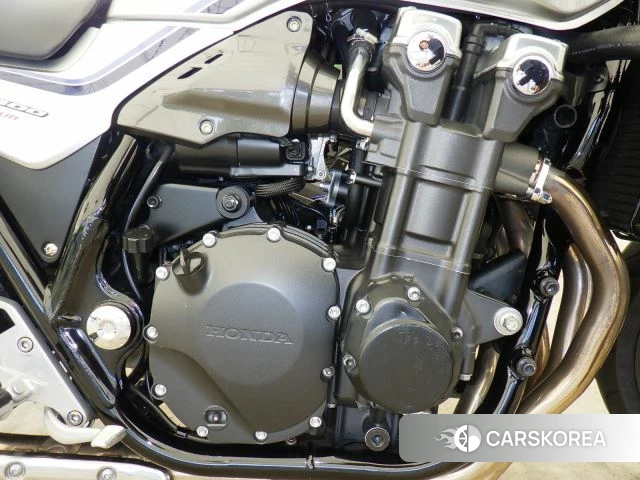 Engine photo