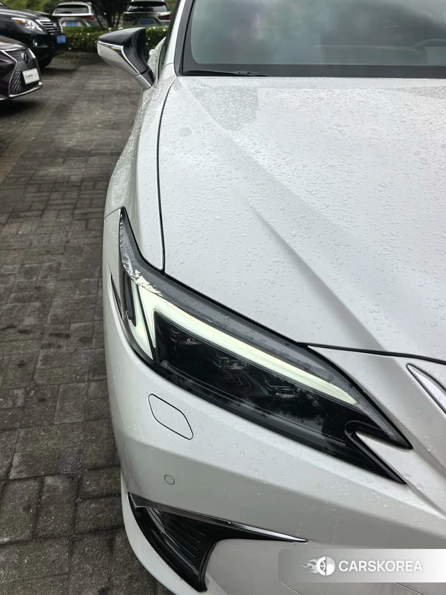 Lexus ES 2025 Белый из Китая, фото 6