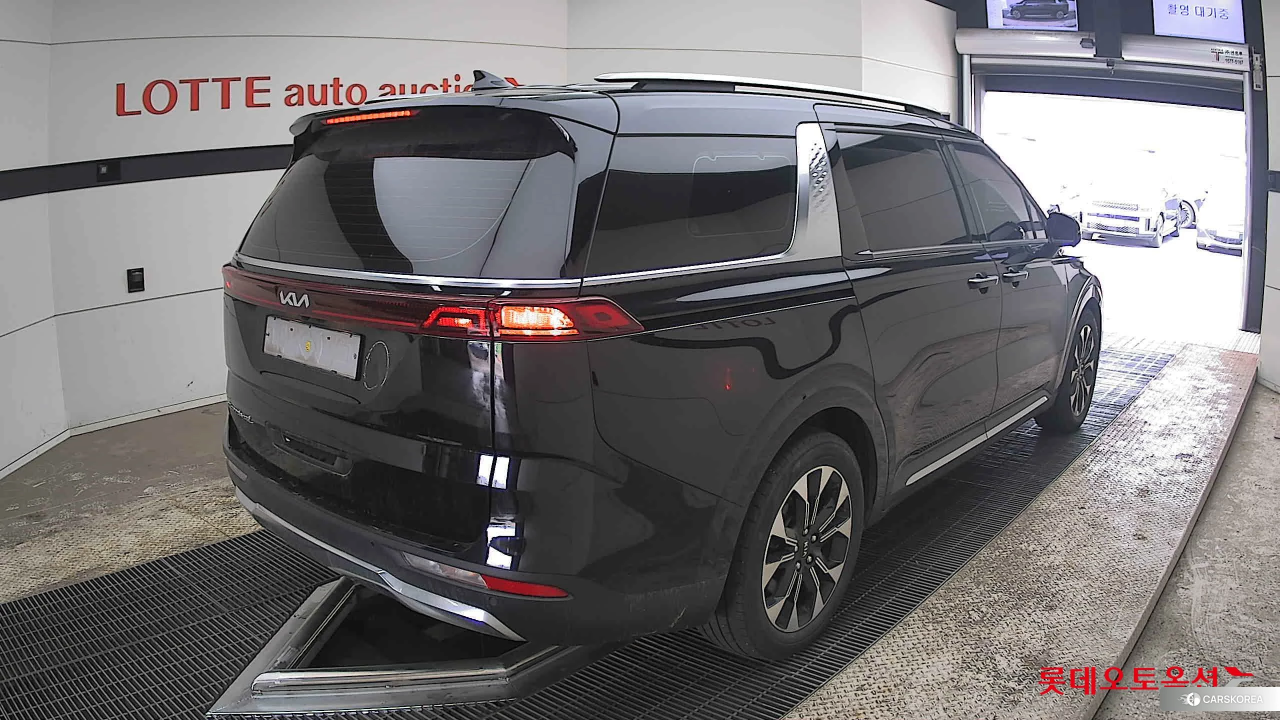 Kia Carnival id 3888374 из Кореи 31