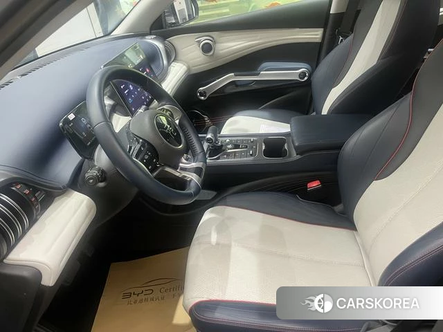 BYD Yuan PLUS 2023 Темно-серый из Китая, фото 4