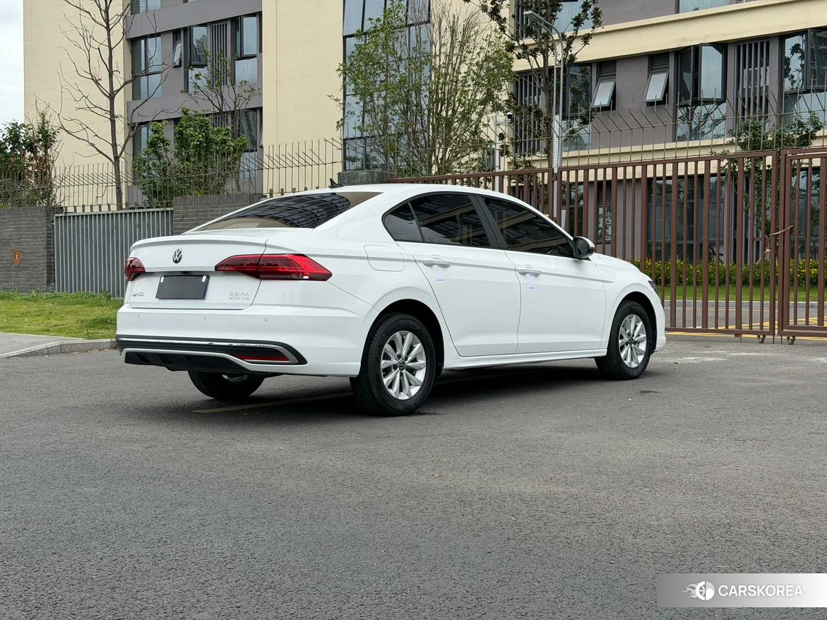 Volkswagen Bora id 4498954 из Китая 15