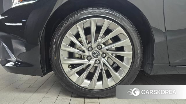 Lexus ES300h 7th generation id 4602892 из Кореи 26
