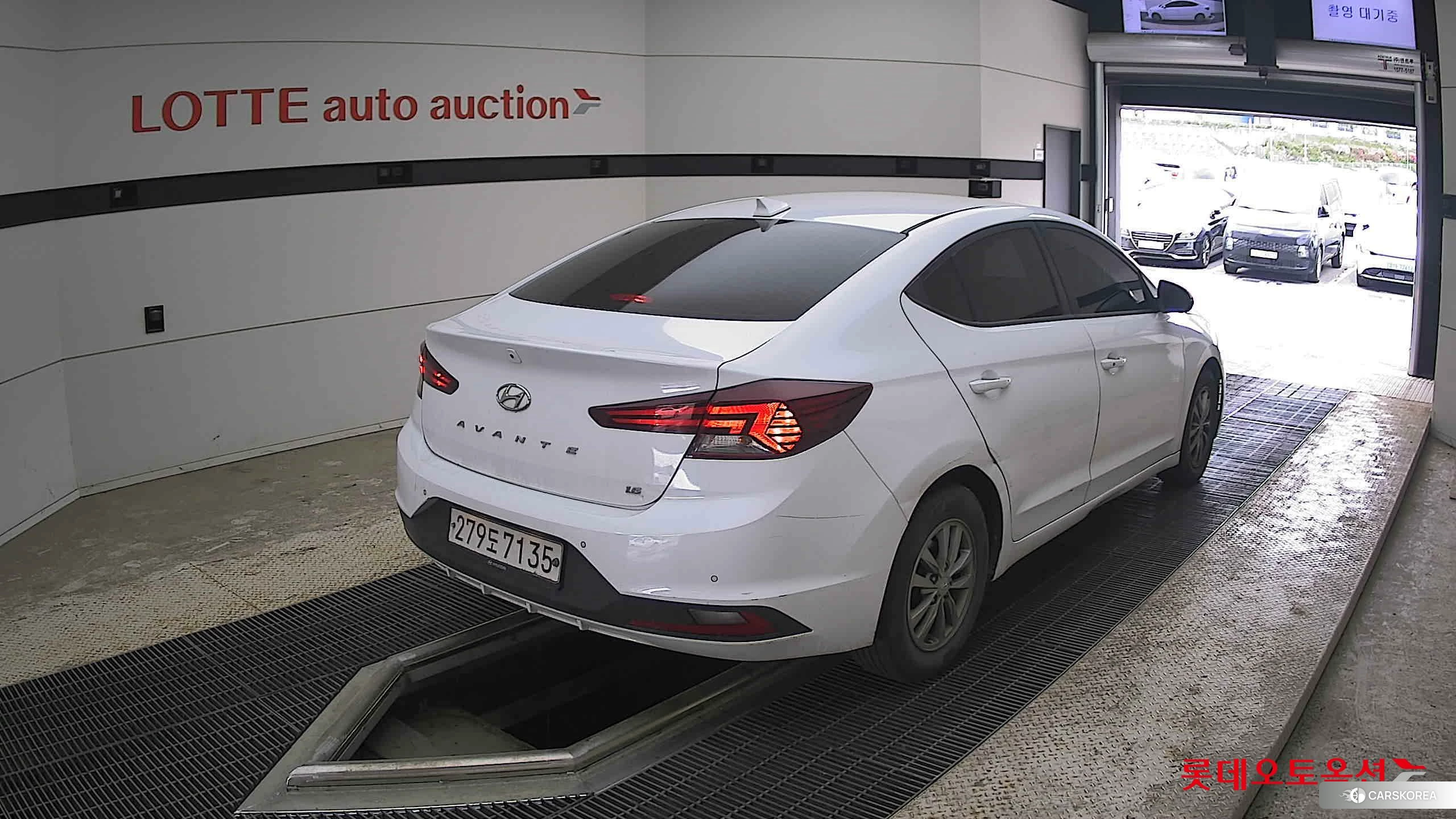 Hyundai Avante id 4289354 из Кореи 32