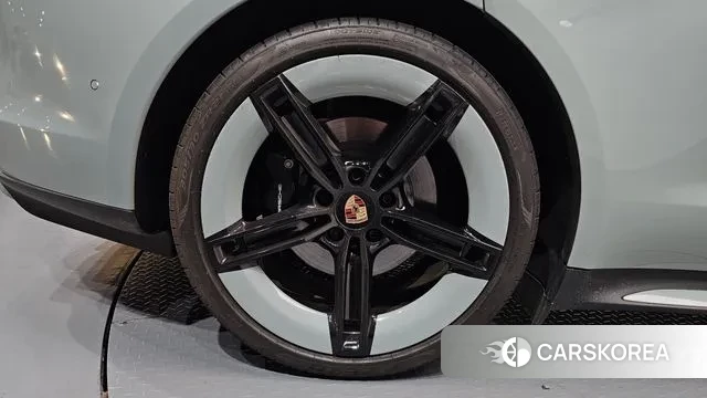 Porsche Taycan id 3388286 из Кореи 14