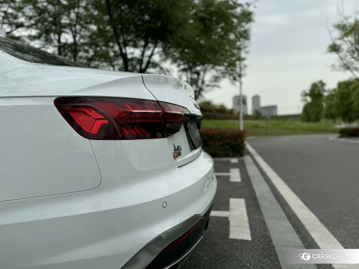 Audi A4L id 4512361 из Китая 18