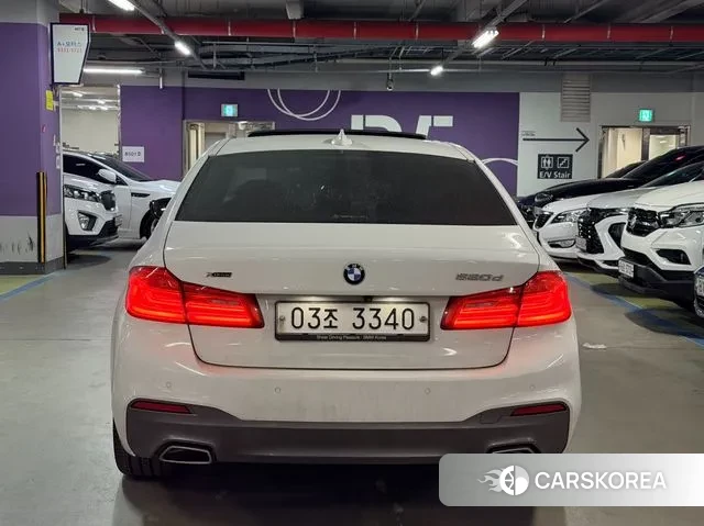 BMW 5 Series (G30) id 3553029 из Кореи 14