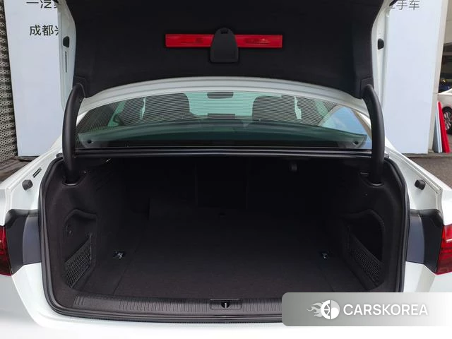 Audi A4L id 4215205 из Китая 13