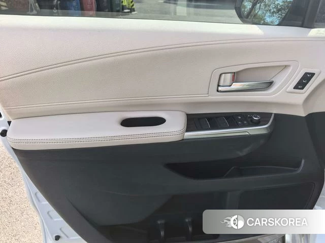 Toyota Saina id 4263624 из Китая 30
