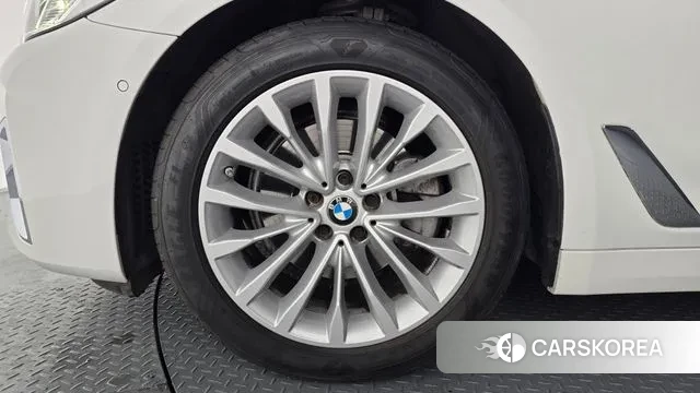 BMW 5 Series (G30) id 3649394 из Кореи 14