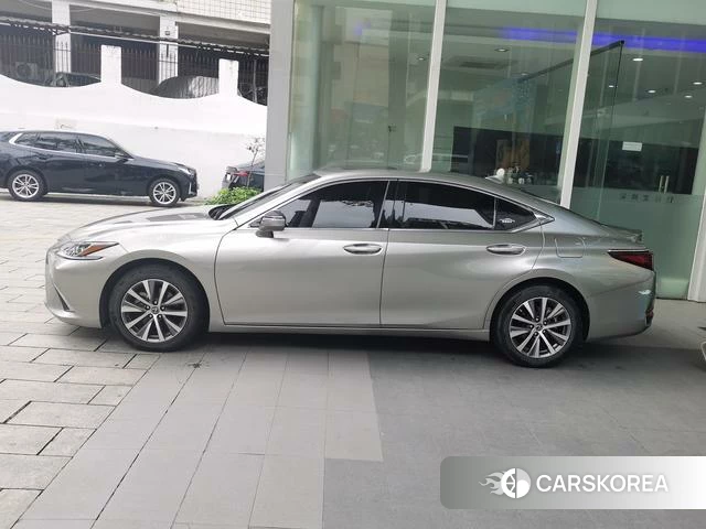 Lexus ES 2021 Шампань из Китая, фото 4