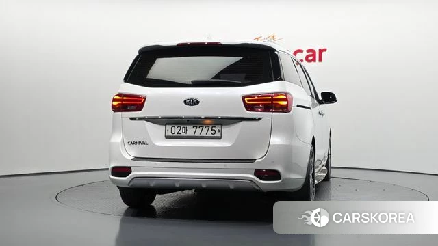 Kia The New Carnival id 4397831 из Кореи 14