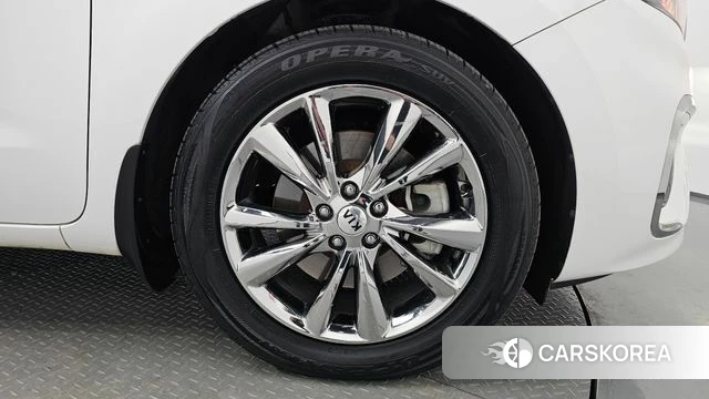 Kia The New Carnival id 3893968 из Кореи 14