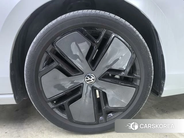 Volkswagen Passat 2024 Серебристо-серый из Китая, фото 4