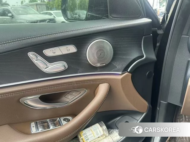 Mercedes-Benz E-class 2022 Черный из Китая, фото 4
