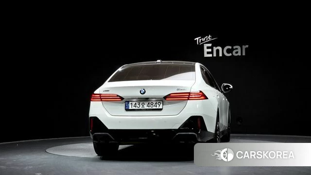 BMW 5 Series (G60) id 3897000 из Кореи 14