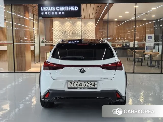 Lexus UX250h id 3758324 из Кореи 13