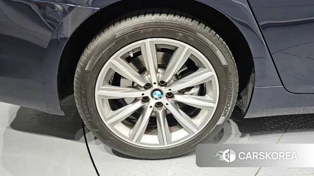 BMW 5 Series (G30) id 4496515 из Кореи 26