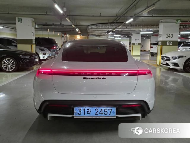 Porsche Taycan id 4186752 из Кореи 14