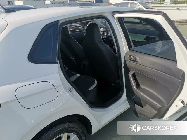 Volkswagen Polo id 4336126 из Китая 14