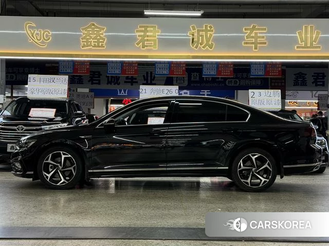 Volkswagen Magotan 2023 Черный из Китая, фото 4