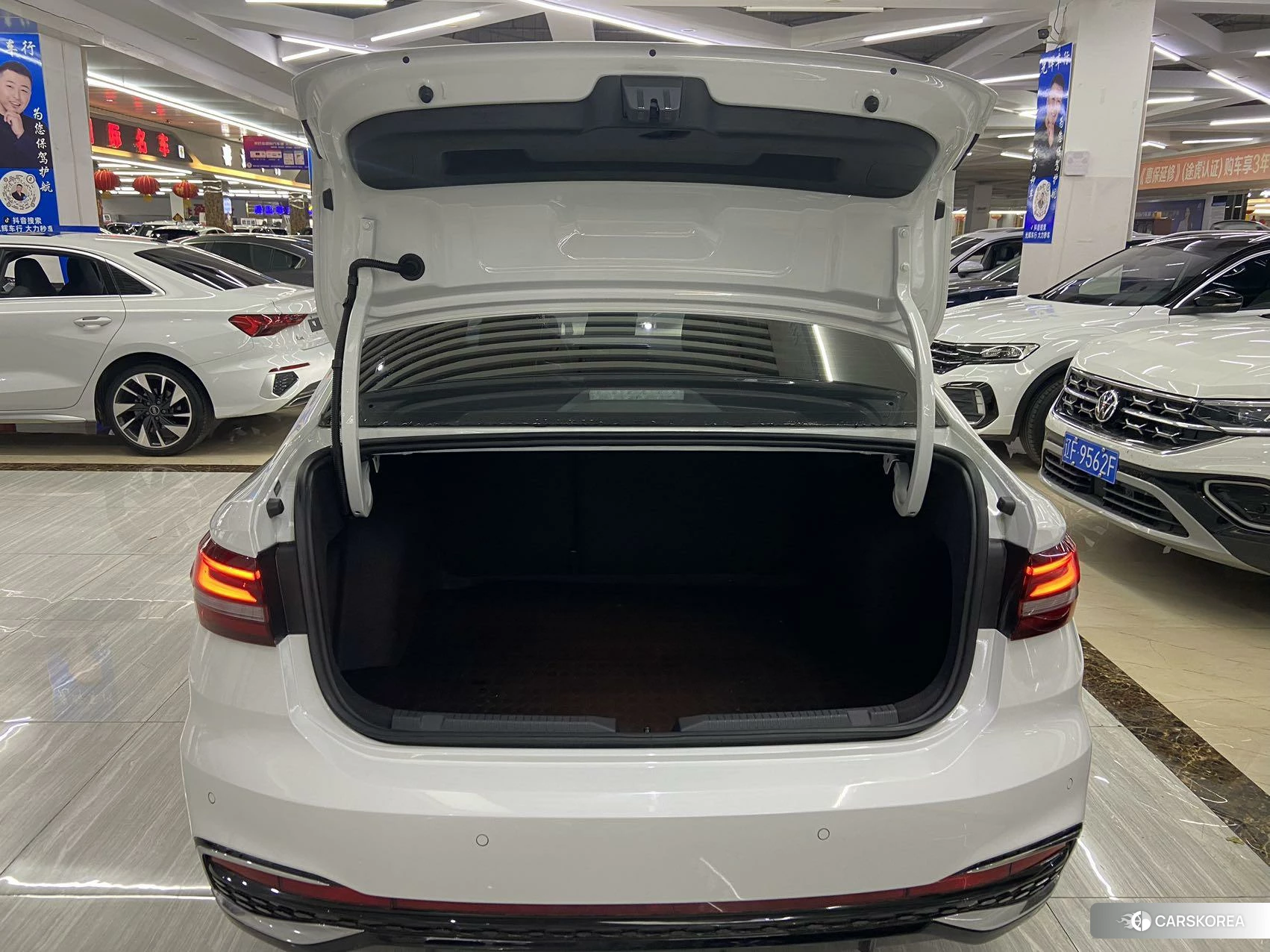 Volkswagen Lavida id 4514713 из Китая 14