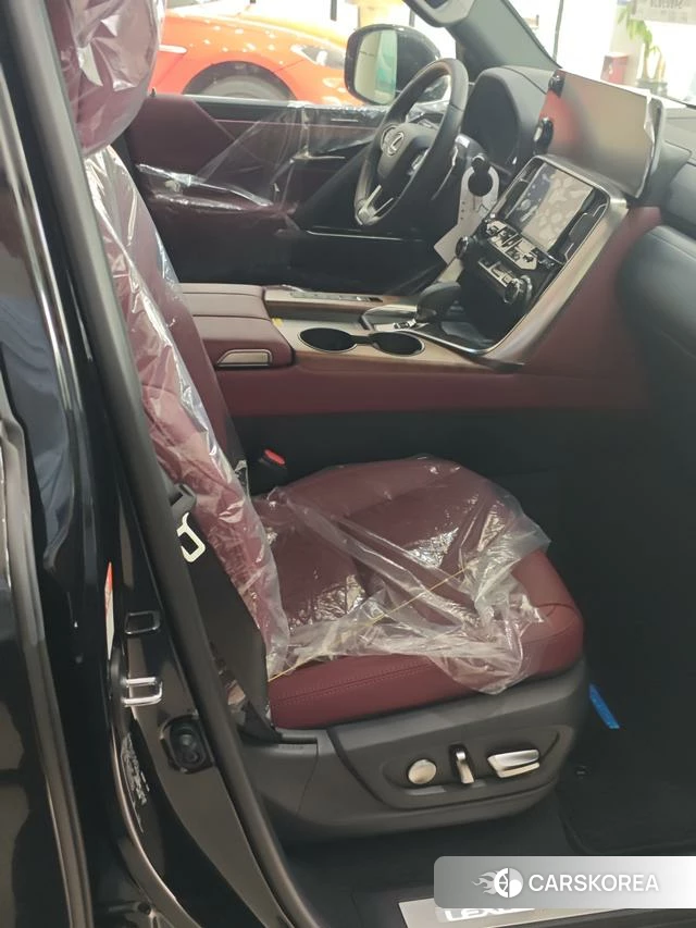 Lexus LX 2025 Черный из Китая, фото 4