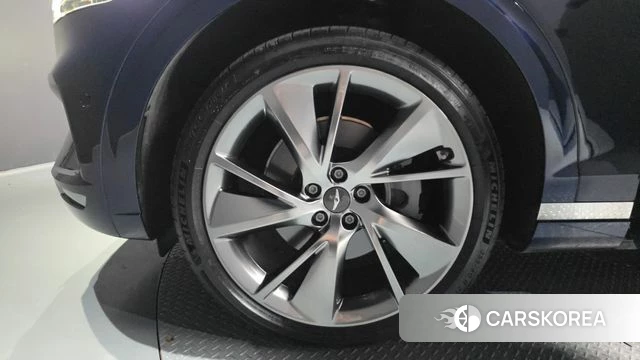 Genesis GV70 id 3941880 из Кореи 14